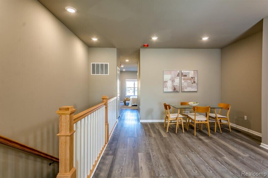 More Photos Of 1251 E Woodward Heights Blvd, Hazel Park Apartments For Sale