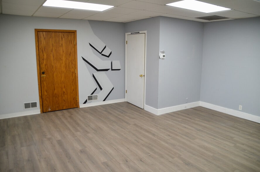 More Photos Of 147-151 W Angelo Ave, Salt Lake City Warehouse For Lease
