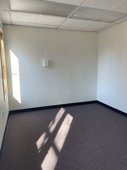 More Photos Of 27 Clyde Rd, Somerset Medical For Sale