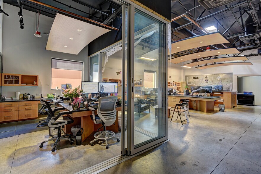 More Photos Of 6625 Badura Ave, Las Vegas Flex For Sale