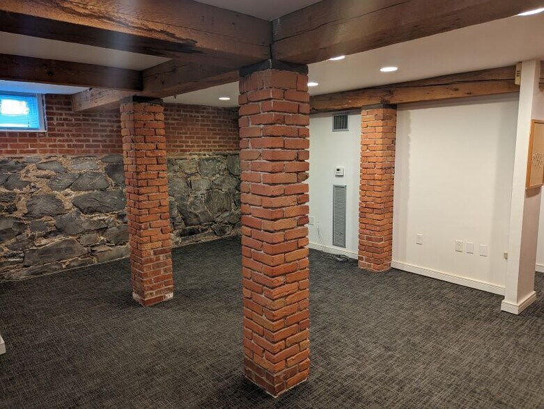 More Photos Of 4 University Rd, Cambridge Apartments For Lease