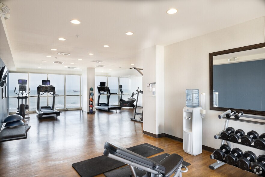 More Photos Of 2321 Atlantic Ave, Virginia Beach Hotel For Sale