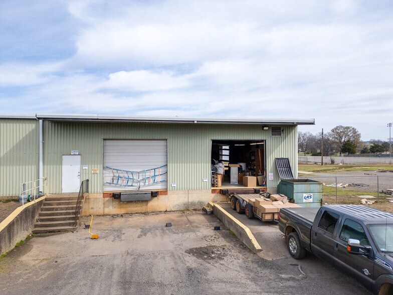 More Photos Of 1801 Knoxville Ave, Russellville Showroom For Sale