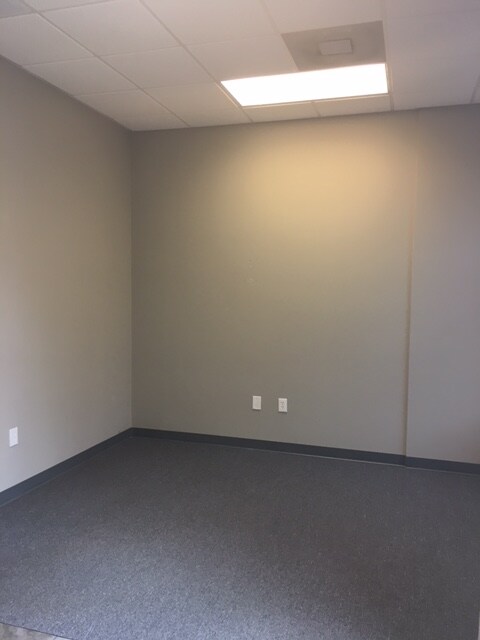 More Photos Of 119 Poplar Pointe Dr, Mooresville Research And Development For Lease