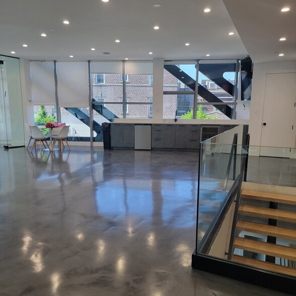 More Photos Of 678 Dahill Rd, Brooklyn Storefront Retail Residential For Lease