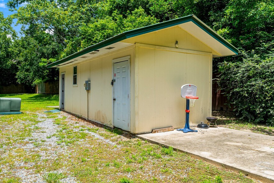 More Photos Of 872 Deer Wood Ln, Chipley Apartments For Sale