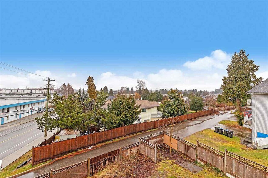 More Photos Of 1985 Pitt River Rd, Port Coquitlam General Retail For Sale