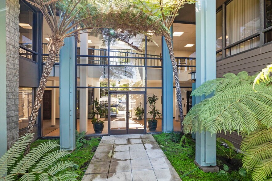 Primary Photo Of 2580-2590 E Main St, Ventura Loft Creative Space For Lease