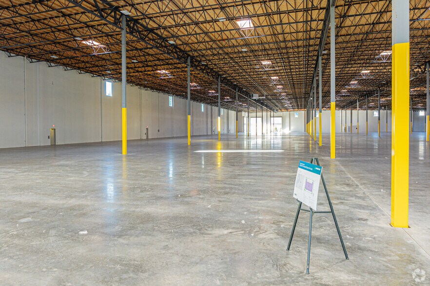 More Photos Of 4195 W Valley Hwy N, Auburn Warehouse For Lease