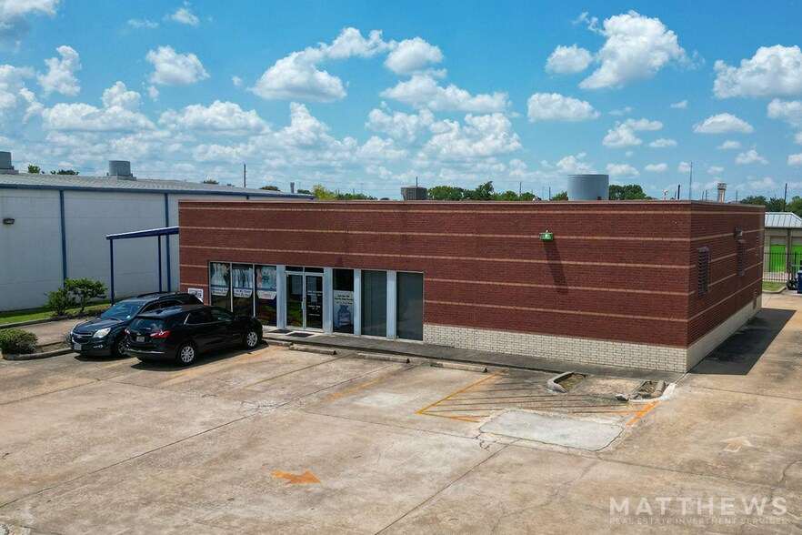 More Photos Of 9125 Jones Rd, Houston General Retail For Sale