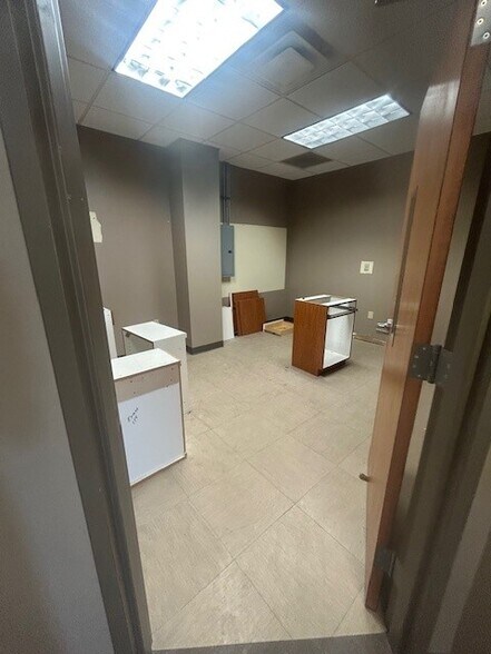 More Photos Of 7424 Highway 64, Bartlett Unknown For Lease