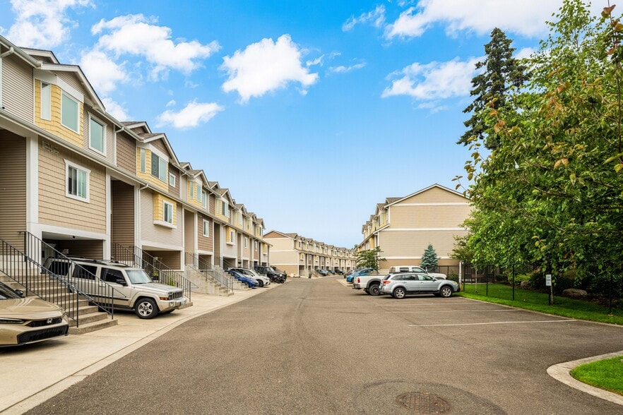Primary Photo Of 18002 Lipoma Firs E, Puyallup Apartments For Sale