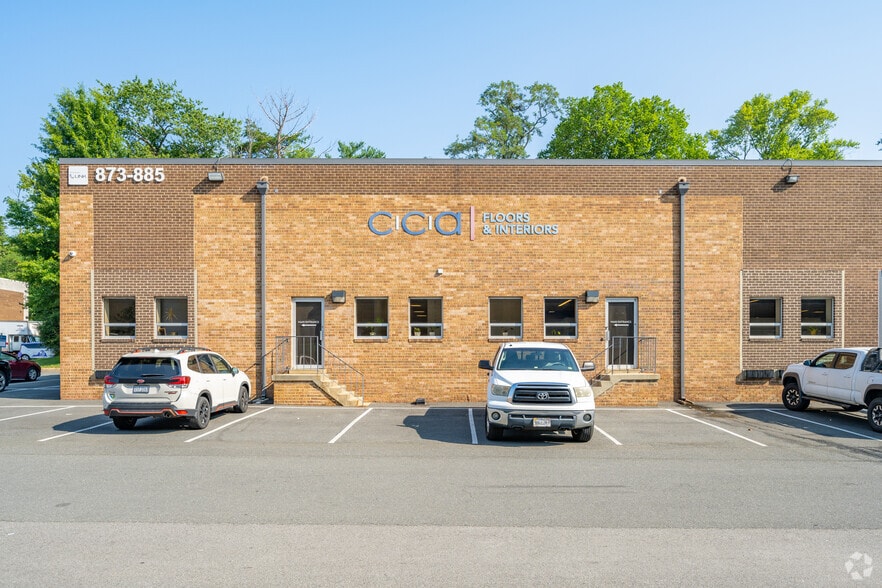 More Photos Of 901-929 S Pickett St, Alexandria Unknown For Lease