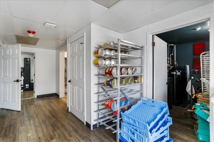 More Photos Of 985 Baltimore Pike, Gettysburg Storefront For Sale