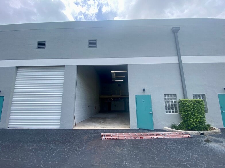 More Photos Of 1851 SW 2nd St, Fort Lauderdale Warehouse For Sale