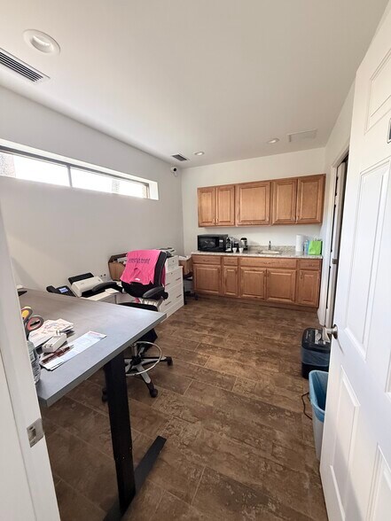 More Photos Of 1872 Tamiami Trl S, Venice Office For Lease