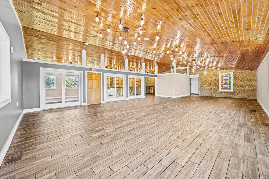 More Photos Of 3610 County Road 6, Geneva Restaurant For Sale
