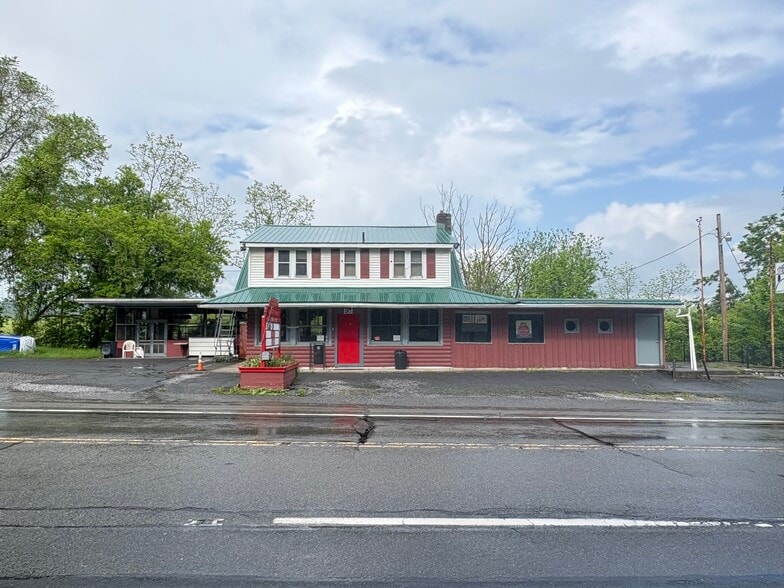 More Photos Of 4285 N Delaware Dr, Mount Bethel Restaurant For Sale