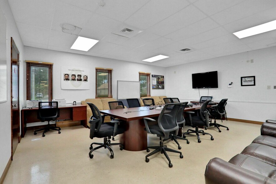 More Photos Of 1712-1736 University Blvd S, Jacksonville Medical For Sale