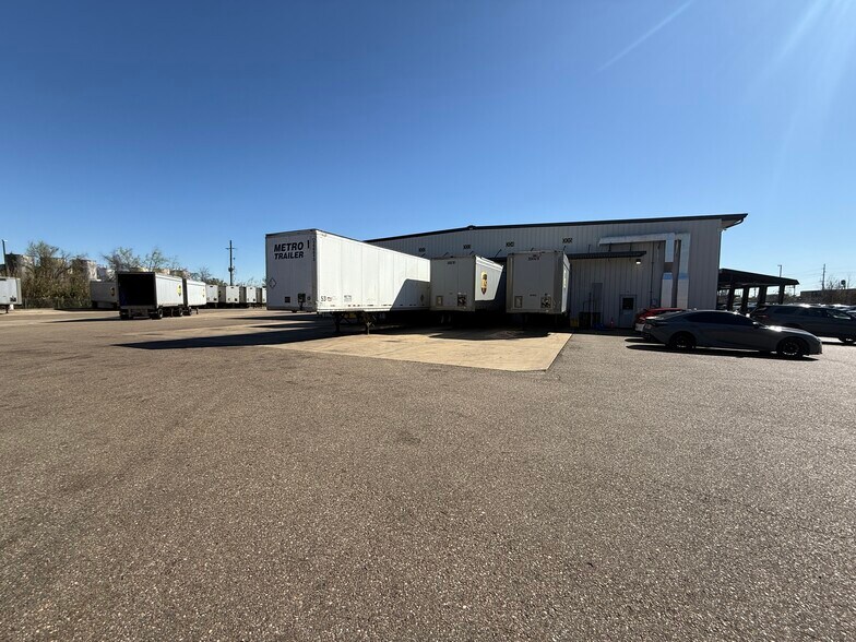 More Photos Of 2600 Booth St, Monroe Distribution For Sale