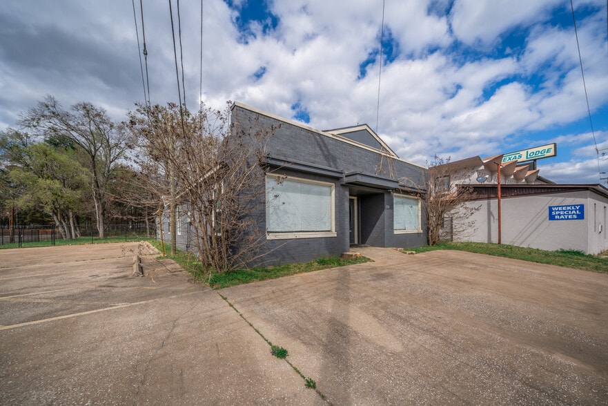 More Photos Of 1505 E Marshall Ave, Longview Medical For Sale