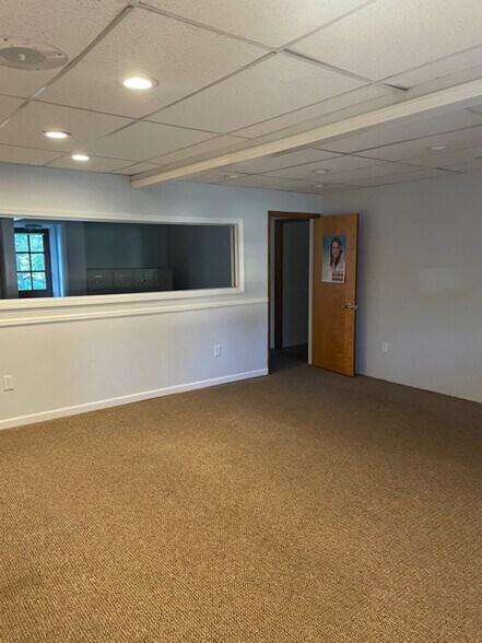 More Photos Of 676 Amboy Ave, Woodbridge Medical For Lease
