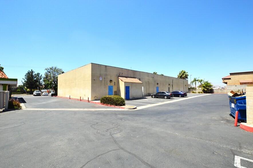 More Photos Of 630-678 W Base Line Rd, Rialto Unknown For Lease