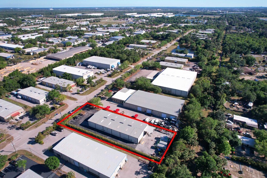 More Photos Of 5600 Zip Dr, Fort Myers Warehouse For Lease