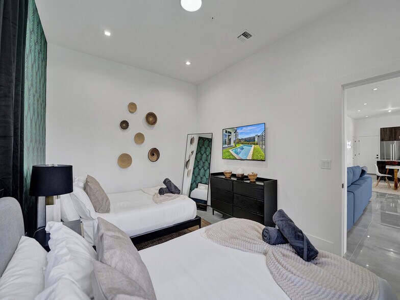 More Photos Of 1220-1226 NE 15th Ave, Fort Lauderdale Apartments For Sale