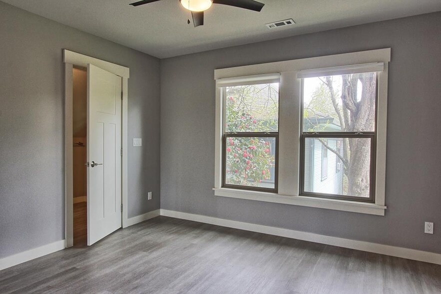 More Photos Of 2422 NE Glisan St, Portland Apartments For Sale