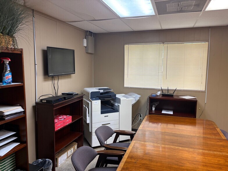 More Photos Of 2517 Nabors Rd SW, Birmingham Truck Terminal For Lease