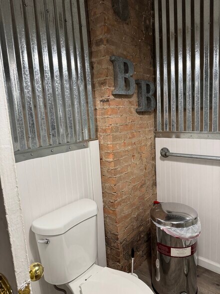 More Photos Of 269 Park Ave, Rochester Storefront Retail Office For Lease