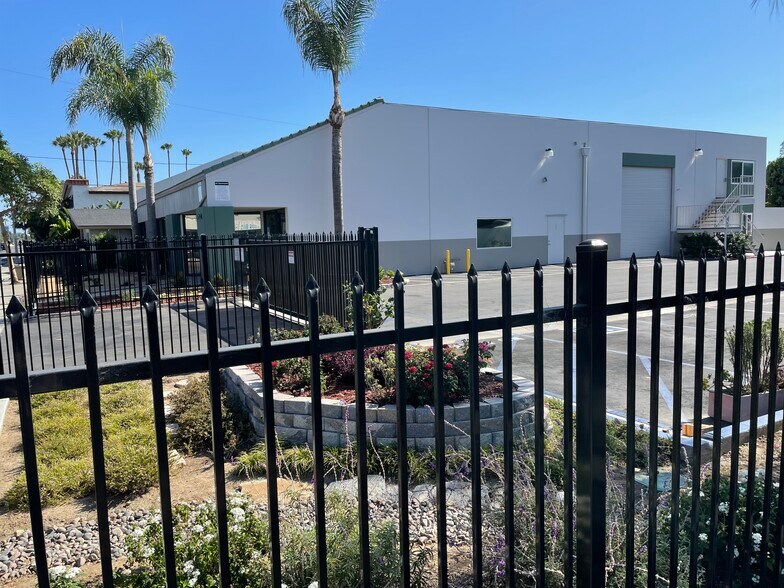 More Photos Of 2131 Placentia Ave, Costa Mesa Manufacturing For Lease