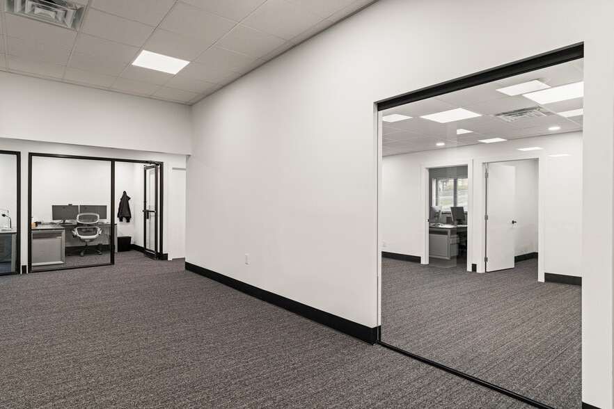 More Photos Of 4440 Walker Blvd, Knoxville Flex For Sale