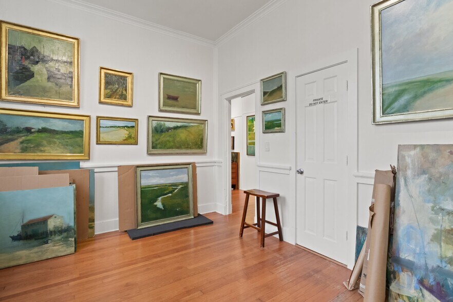 More Photos Of 418 Commercial St, Provincetown Storefront Retail Residential For Sale