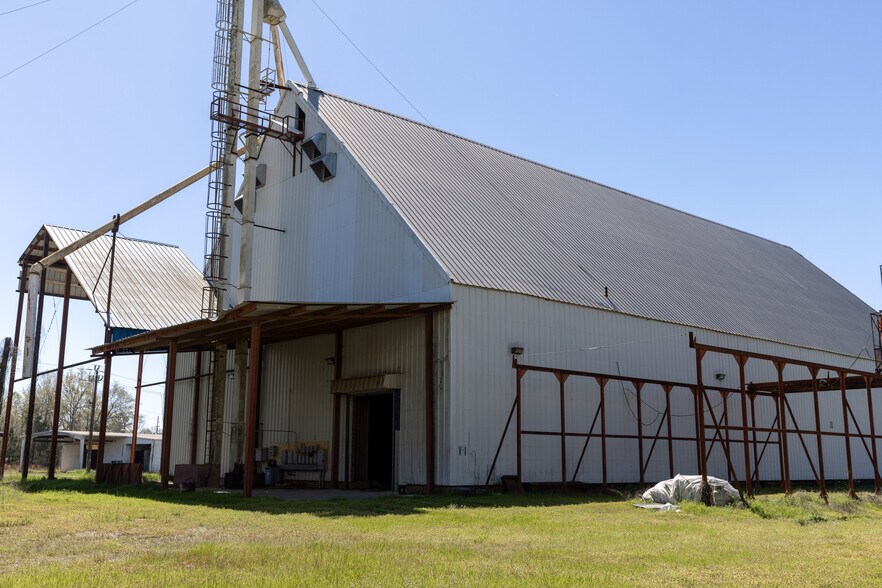 More Photos Of 740 West Union Street, Vienna Manufacturing For Sale