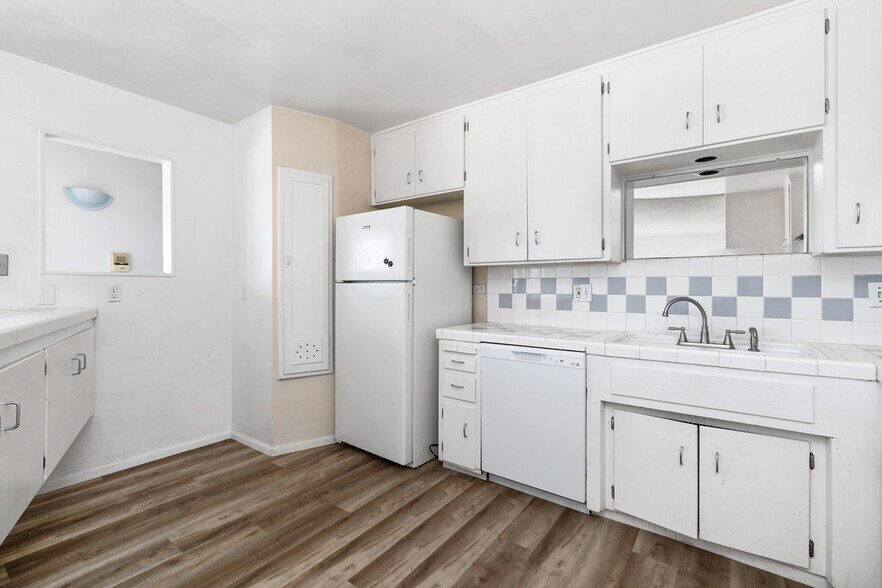 More Photos Of 2801-2807 Columbia St, San Diego Apartments For Sale