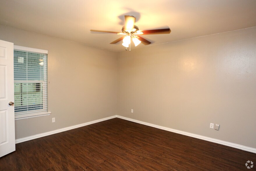 More Photos Of 5601 Birchman Ave, Fort Worth Apartments For Sale