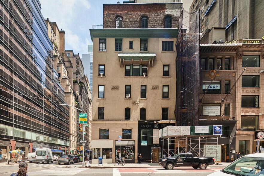 More Photos Of 32-40 E 58th St, New York Apartments For Lease