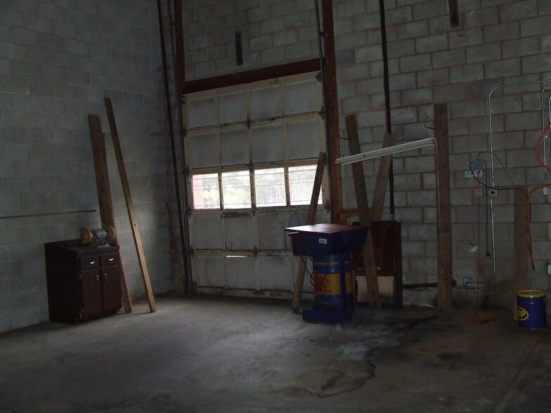 More Photos Of 876 N Lenola Rd, Moorestown Warehouse For Lease