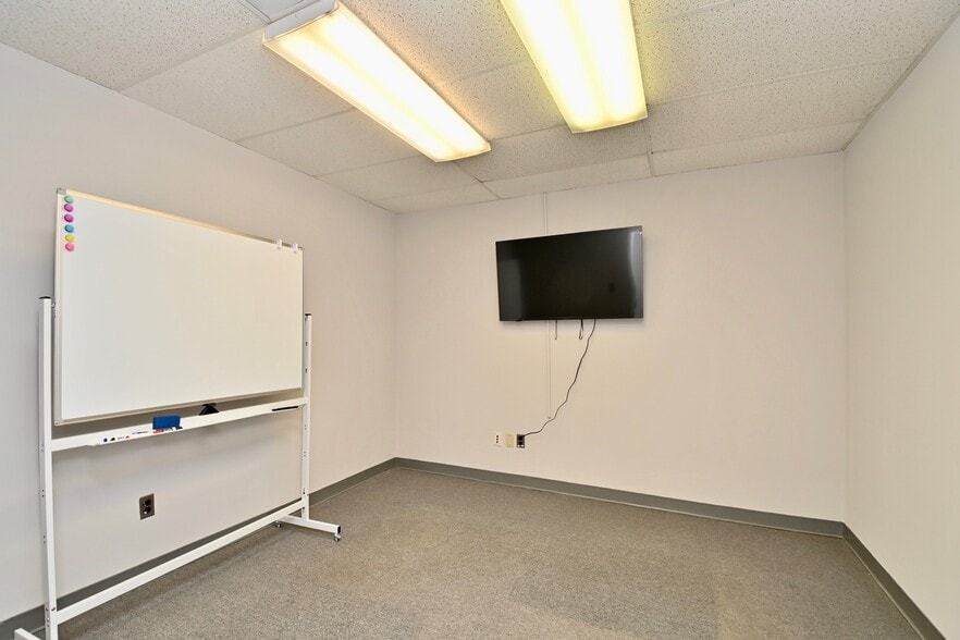 More Photos Of 10903 Indian Head Hwy, Fort Washington Office For Lease