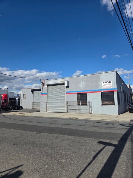 More Photos Of 369 Thomas St, Newark Auto Repair For Sale