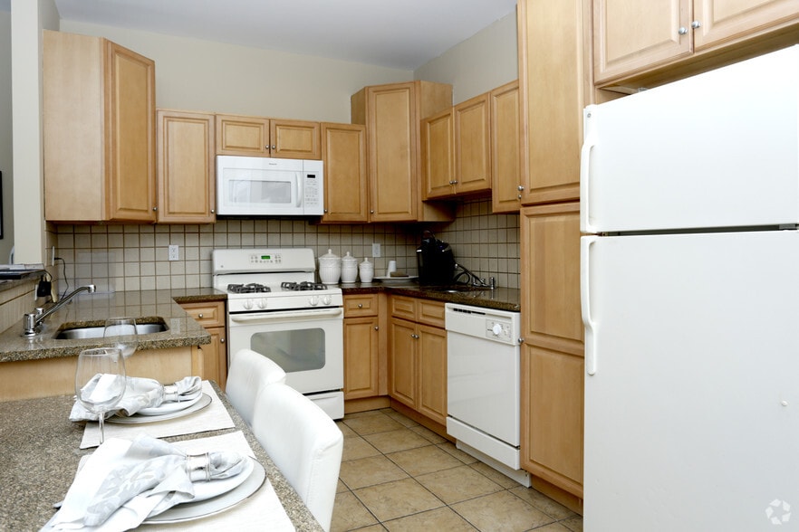 More Photos Of 415-419 Cedar Bridge Ave, Lakewood Apartments For Lease
