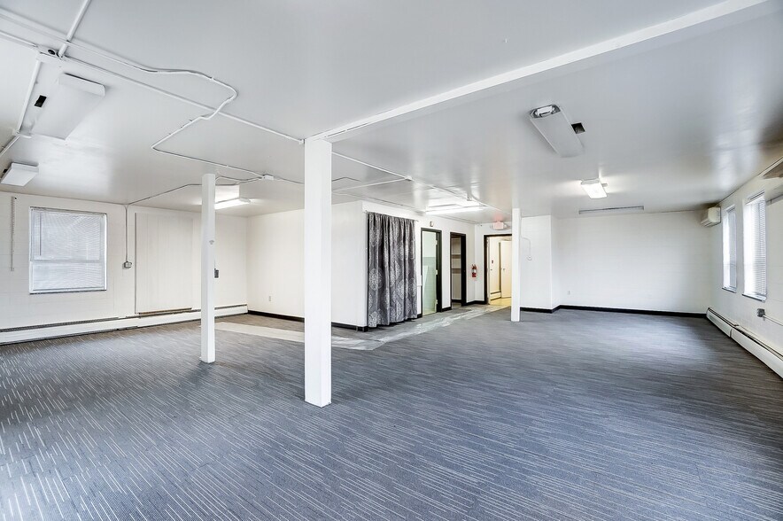 More Photos Of 1106 E High St, Springfield Schools For Sale