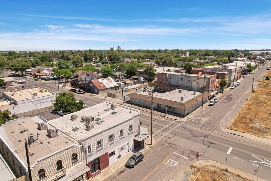 More Photos Of 2 N Main St, Lodi Storefront Retail Office For Sale