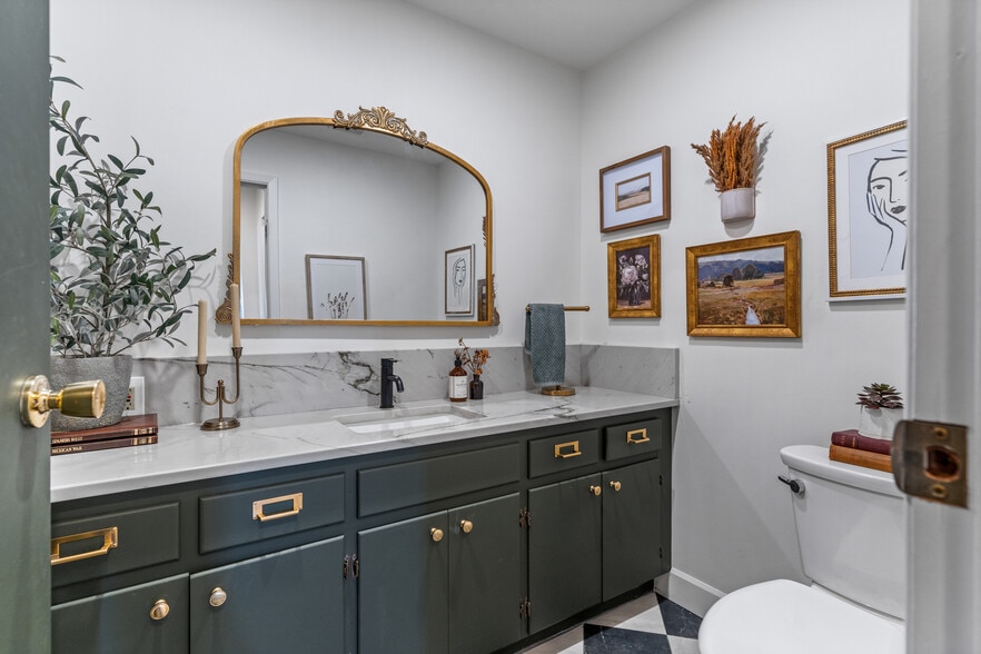 More Photos Of 1191 Capitol St NE, Salem Office For Sale