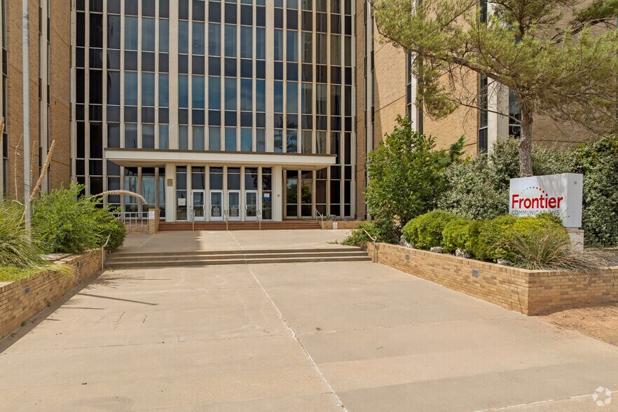 More Photos Of 2701 S Johnson St, San Angelo Industrial For Sale