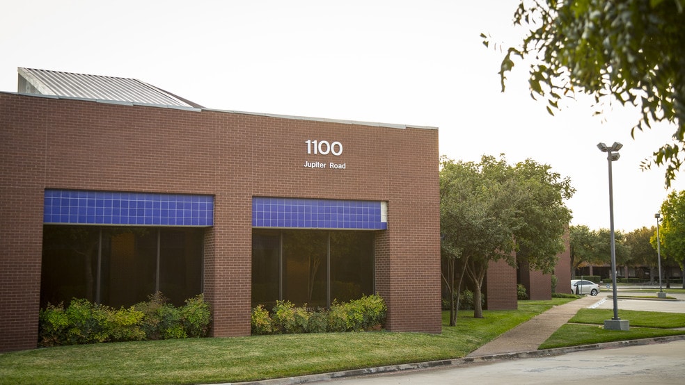 More Photos Of 1100 Jupiter Rd, Plano Showroom For Lease