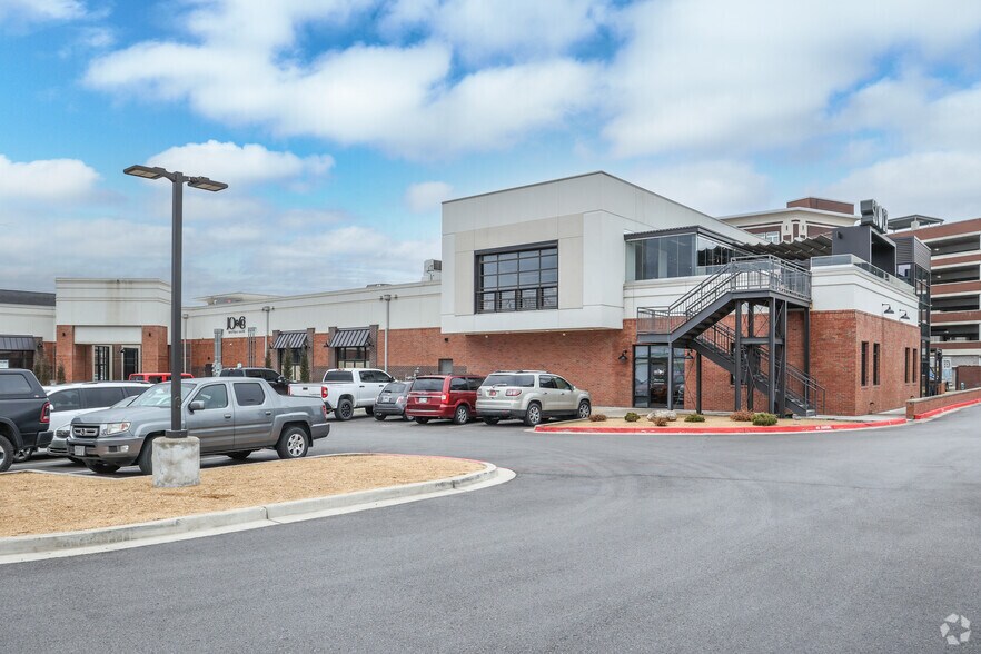 More Photos Of 161 S Riverfront Dr, Jenks General Retail For Lease