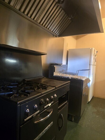 More Photos Of 6448 Main St, Cass City Bar For Sale
